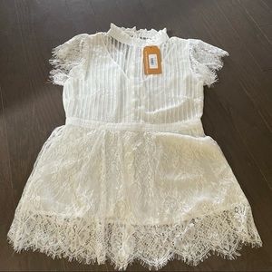 NWT Andre’e by Unit; gorgeous lace blouse